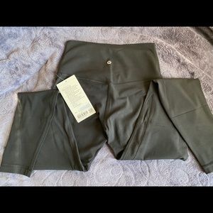 BNWT LULULEMON Black Align 28” Leggings - Size 6